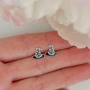 Witch hat stud earrings in 925 Sterling silver